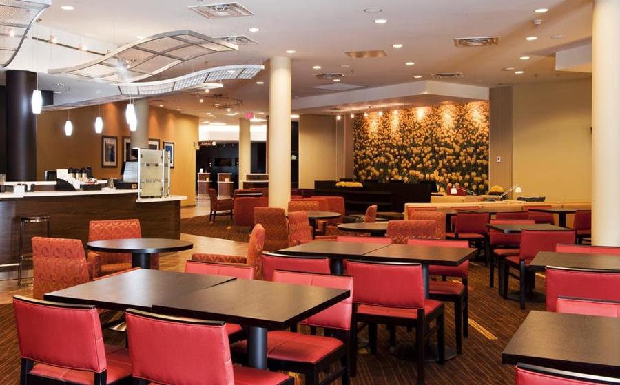 Courtyard By Marriott Ottawa East Hotel Exterior photo