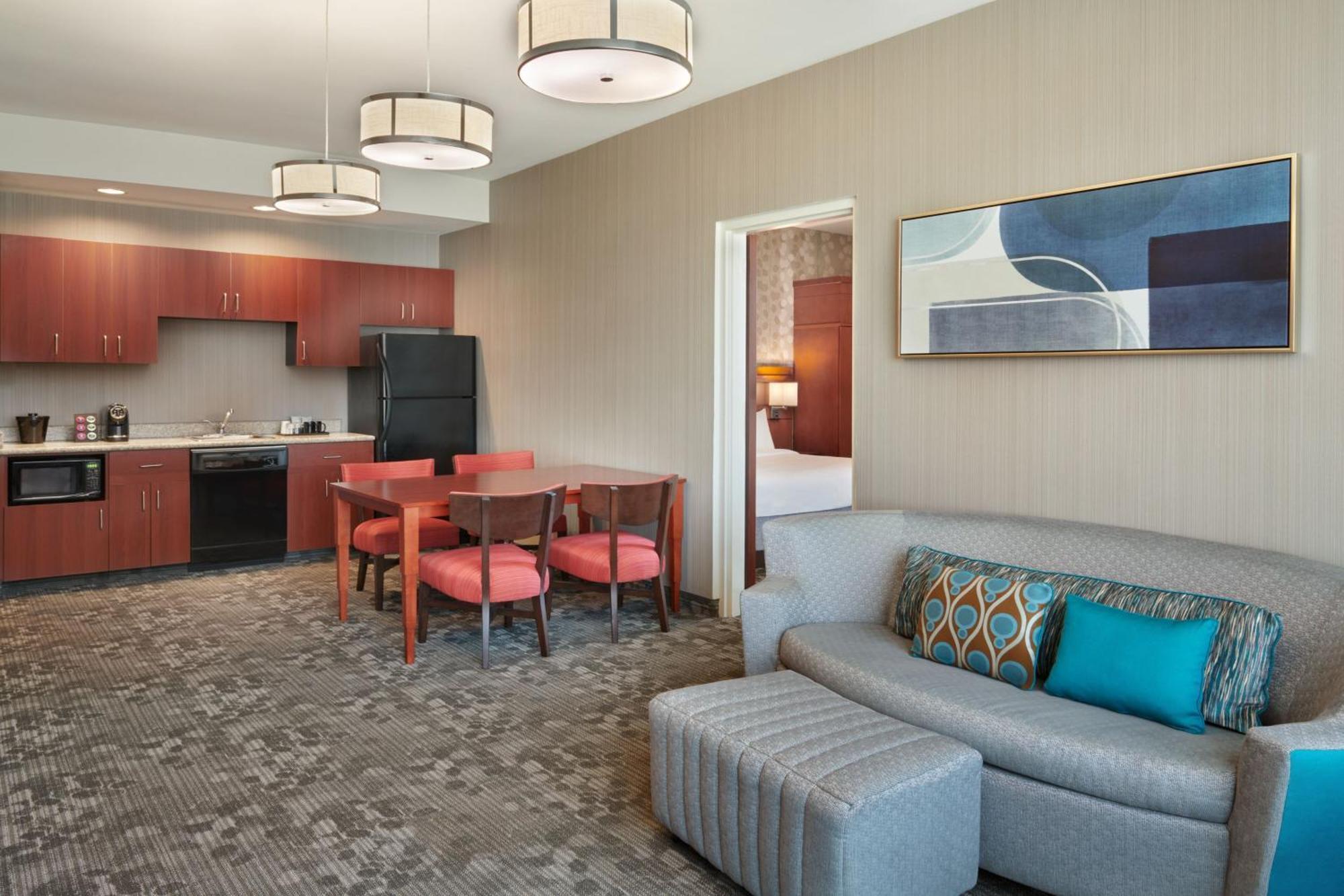 Courtyard By Marriott Ottawa East Hotel Exterior photo
